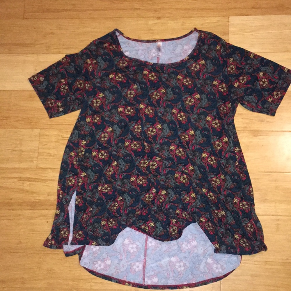Large perfect tee